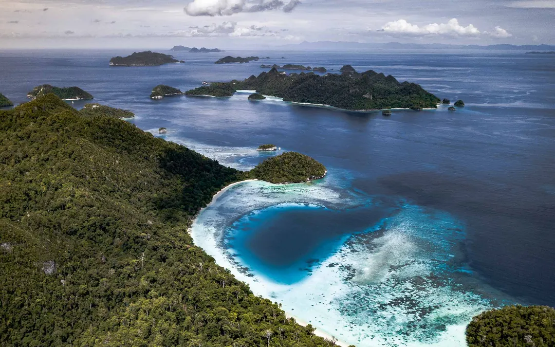 Charlie & Sarah in Raja Ampat — photo 2