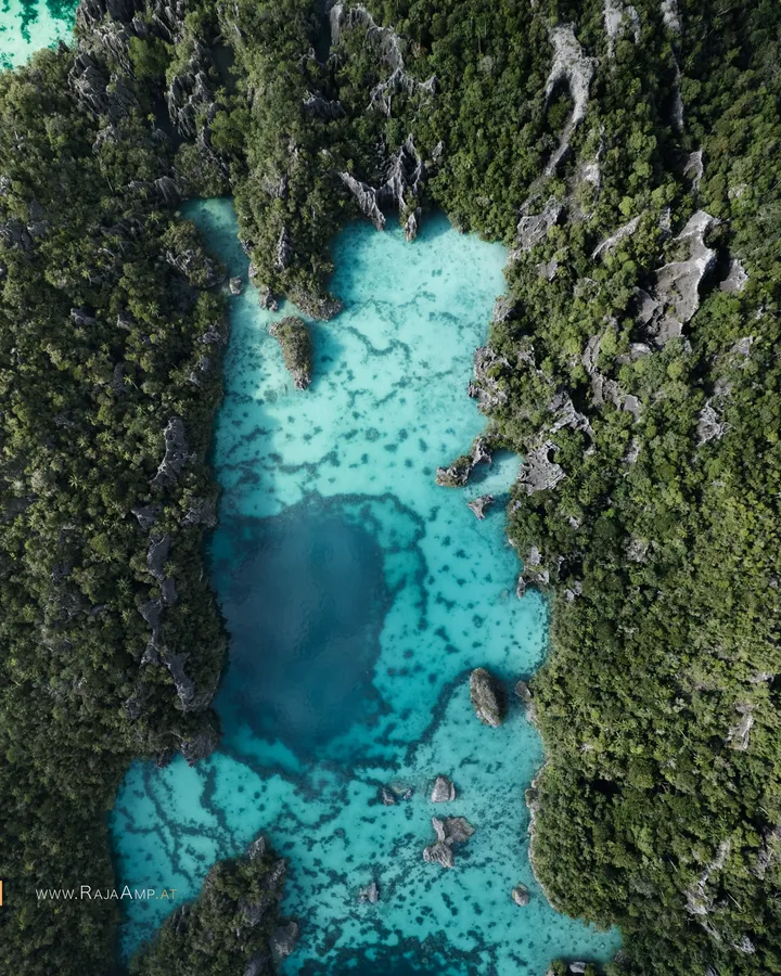Electric Blues - glowing lagoons and razor sharp limestone
